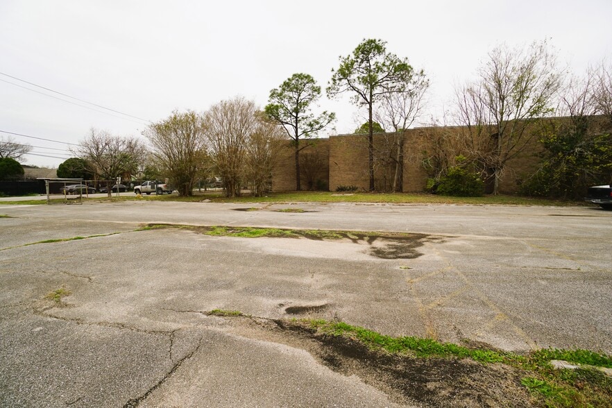More Photos Of 5909 England St, Houston Schools For Sale