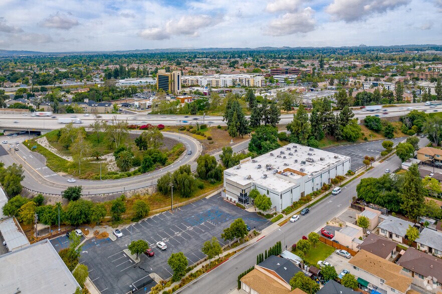 More Photos Of 800 W Chestnut Ave, Monrovia Office For Lease