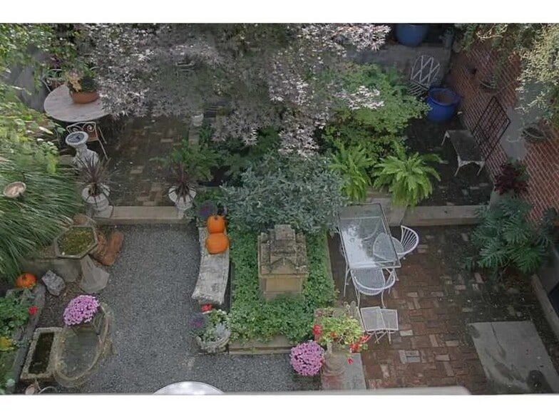 More Photos Of 65 Ashburton St, Providence Storefront Retail Office For Sale