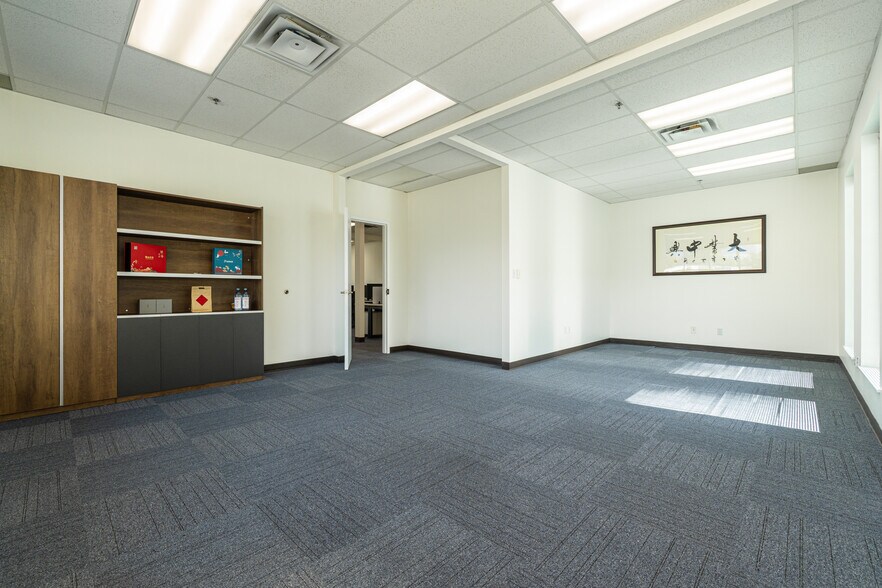 More Photos Of 1638 Foster's Way, Delta Warehouse For Lease