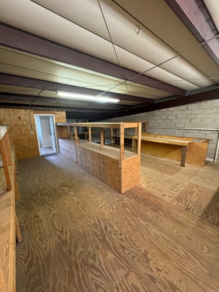 More Photos Of 3903 Industry Blvd, Lakeland Warehouse For Lease