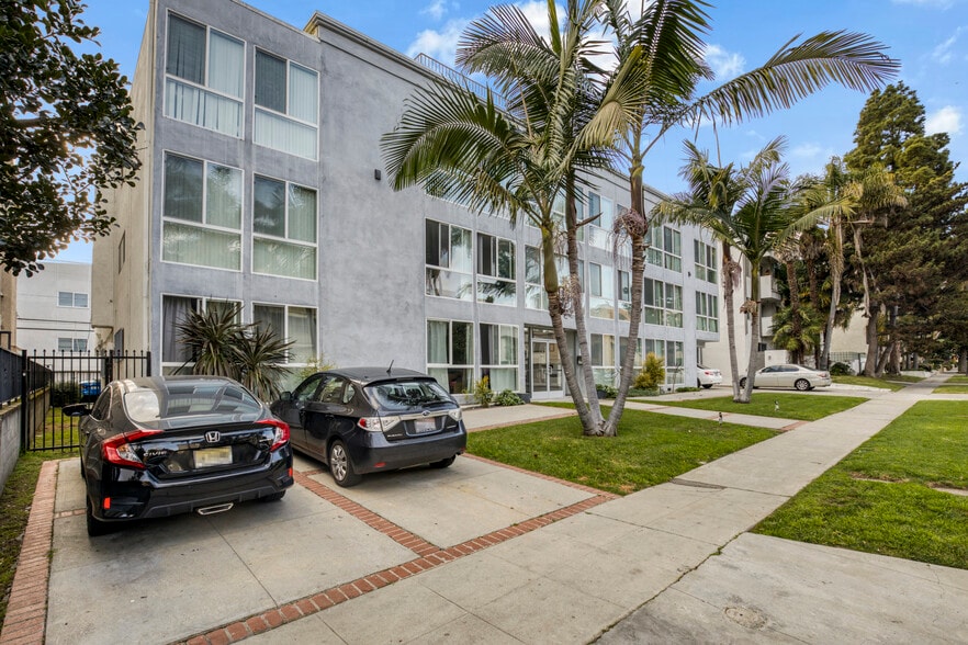 More Photos Of 1811 S Bentley Ave, Los Angeles Apartments For Sale