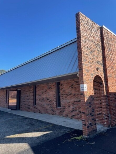 More Photos Of 2112 Hollywood Dr, Jackson Office For Sale