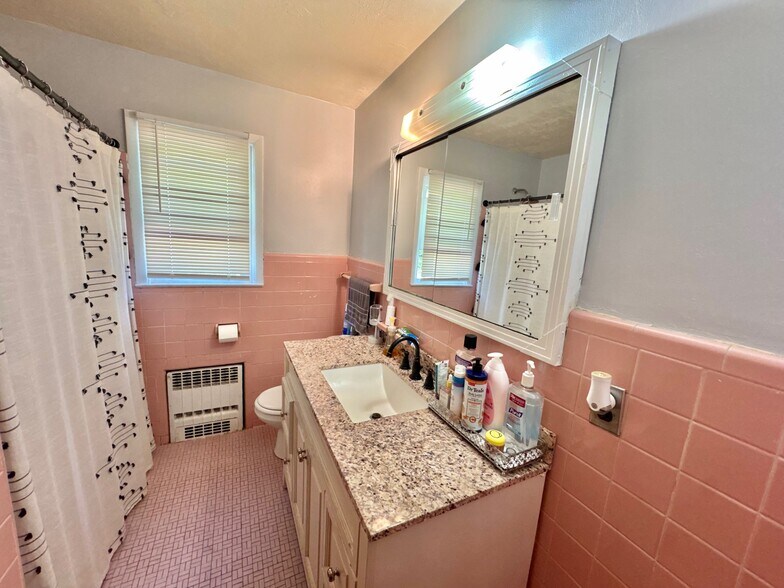 More Photos Of 329 Deer Park Rd, Dix Hills General Retail For Sale