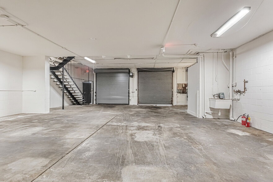 More Photos Of 2915 Keith St, San Francisco General Retail For Lease