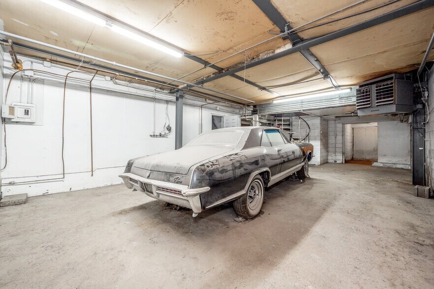 More Photos Of 138 Oakley Ave, White Plains Auto Repair For Sale