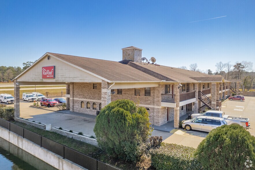 More Photos Of 12323 Interstate 45 N, Willis Hotel For Sale