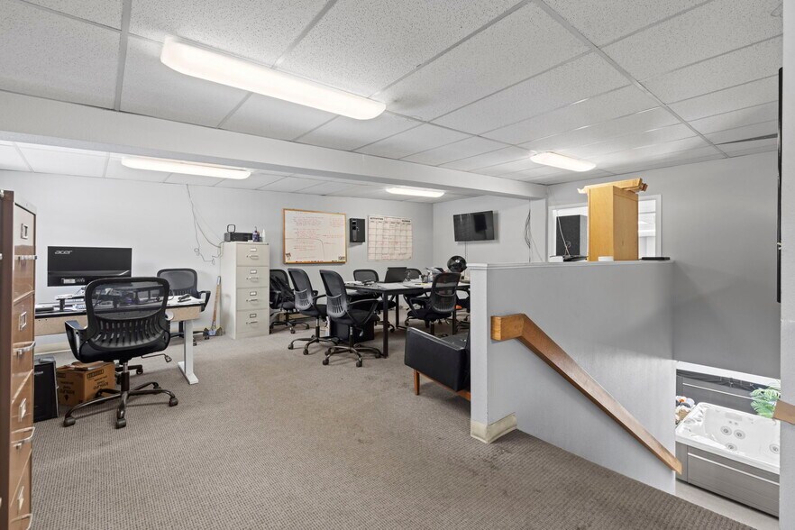 More Photos Of 120 9th St, Silverthorne General Retail For Sale