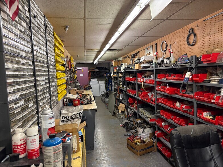 More Photos Of 10535 S State St, Sandy Freestanding For Lease