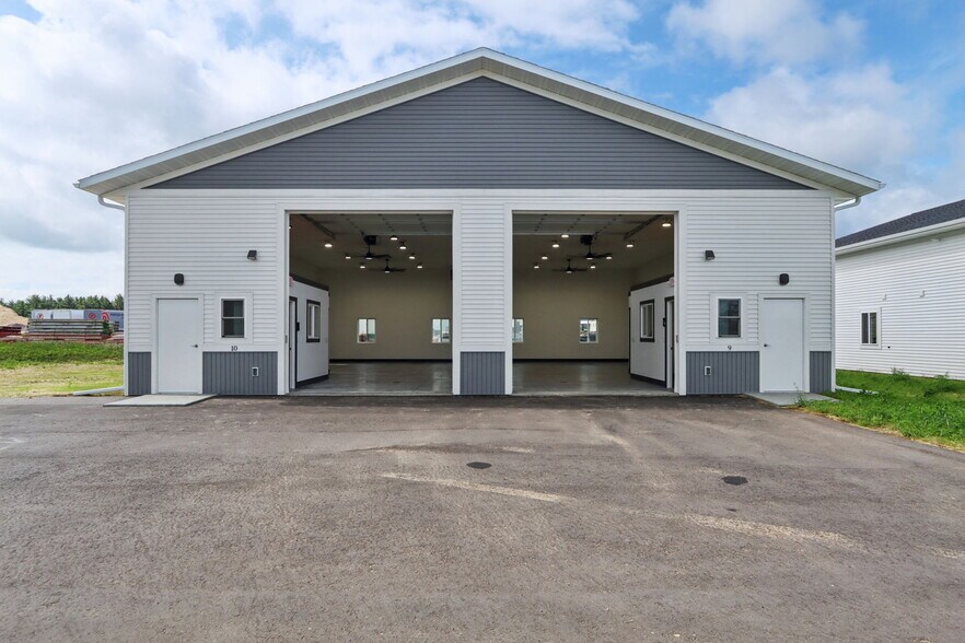 More Photos Of , Reedsburg Flex For Sale