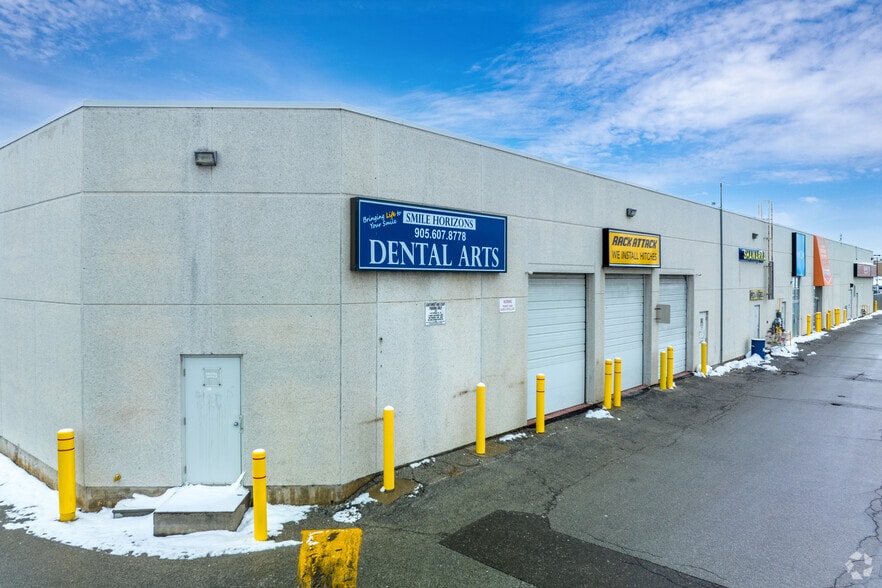 More Photos Of 3145 Dundas St W, Mississauga Storefront Retail Office For Lease