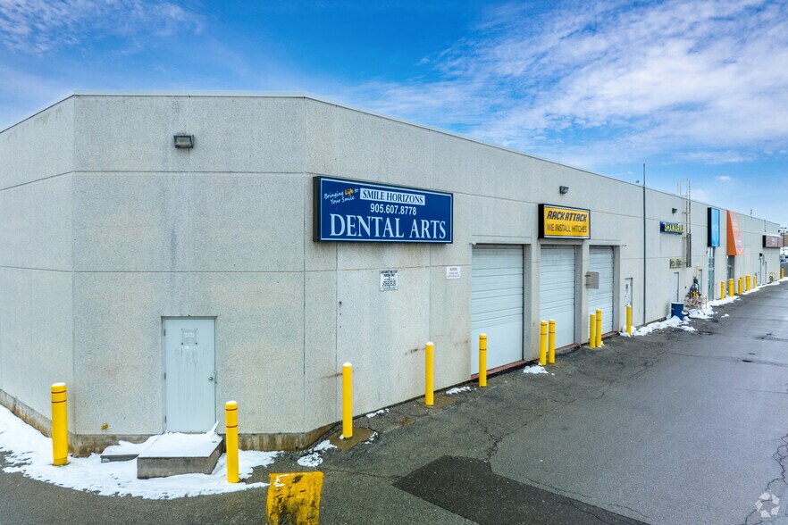 More Photos Of 3145 Dundas St W, Mississauga Freestanding For Lease