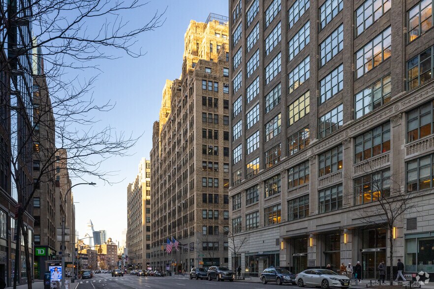 More Photos Of 180 Varick St, New York Loft Creative Space For Lease