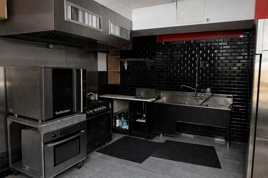 Primary Photo Of 676 Nostrand Ave, Brooklyn Storefront Retail Office For Lease