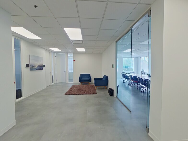 More Photos Of 16600 N Dallas Pky, Dallas Office For Lease