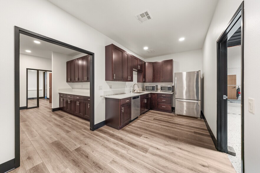 More Photos Of 23282 Peralta Dr, Laguna Hills Warehouse For Sale