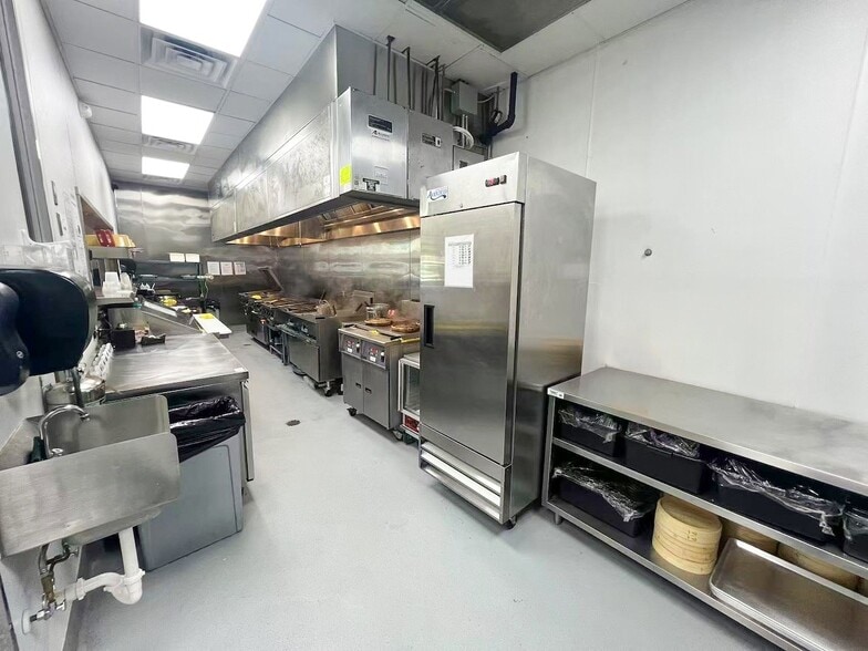 More Photos Of 11805-11921 Westheimer Rd, Houston Fast Food For Lease