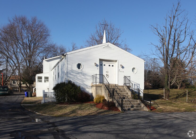 17604 Washington Grove Ln, Gaithersburg, MD 20877 Religious Facility