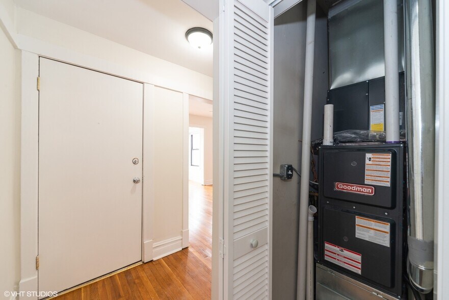 More Photos Of 4934 W Jackson Blvd, Chicago Apartments For Sale