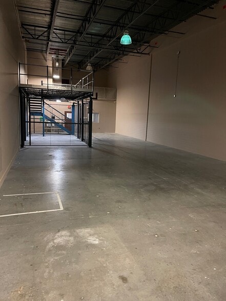 More Photos Of 2405 W Princeton St, Orlando Warehouse For Sale