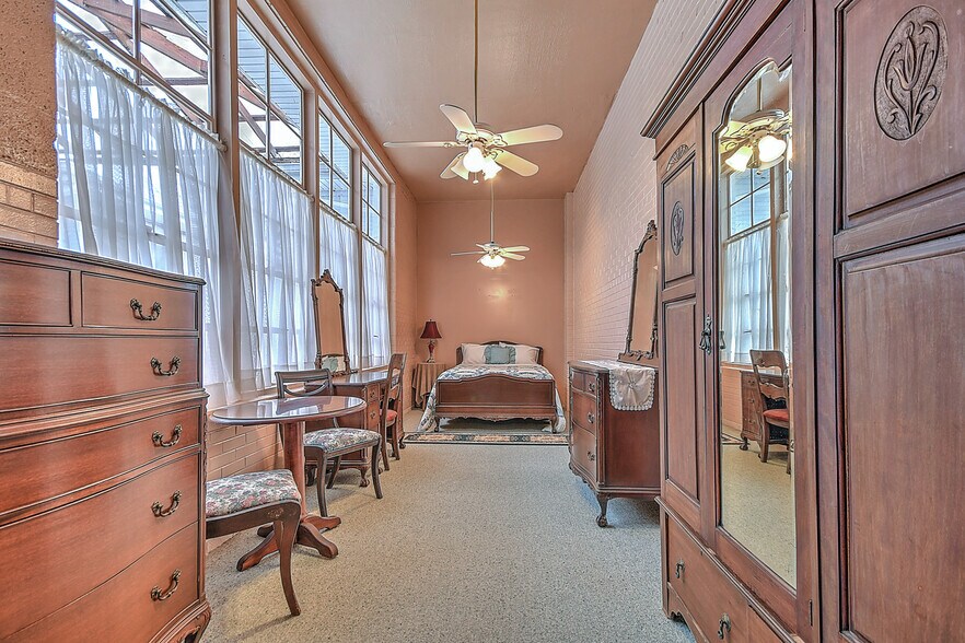More Photos Of 19407 Bethel Rd, Abingdon Flex For Sale