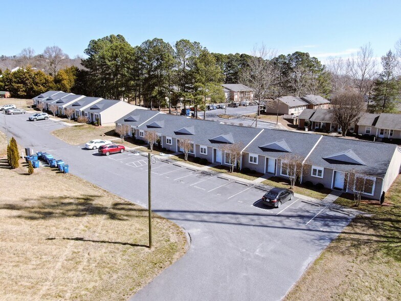 More Photos Of 125 1st Avenue Dr SE, Taylorsville Apartments For Sale