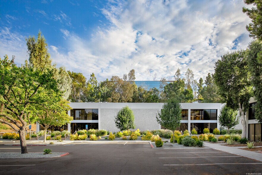 More Photos Of 16744-16772 W Bernardo Dr, San Diego Unknown For Lease