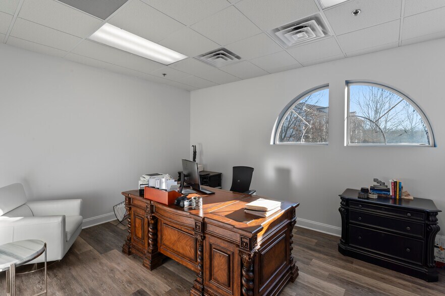 More Photos Of 21165 Whitfield Pl, Sterling Medical For Sale