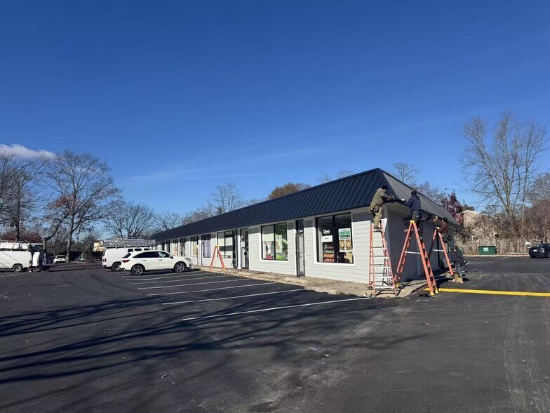 More Photos Of 155-173 Smithtown Blvd, Nesconset Freestanding For Lease