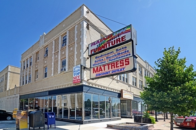 Primary Photo Of 6442-6450 Cermak Rd, Berwyn Apartments For Lease