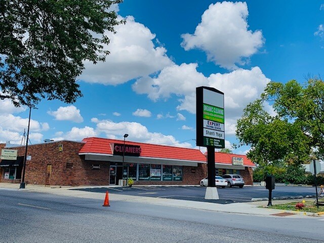 More Photos Of 7642-7650 W Touhy Ave, Chicago Storefront Retail Office For Lease