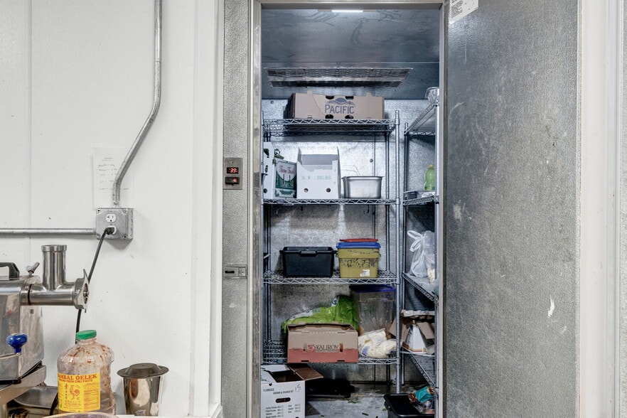 More Photos Of 93 Elm St, Old Saybrook Restaurant For Sale