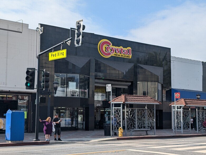 More Photos Of 6717-6719 Pacific Blvd, Huntington Park Storefront For Lease
