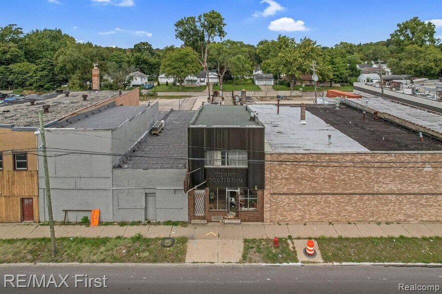 More Photos Of 1523 E 8 Mile Rd, Hazel Park Flex For Sale
