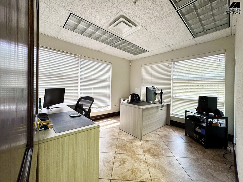 More Photos Of 11379-11399 NW 122nd St, Medley Warehouse For Sale