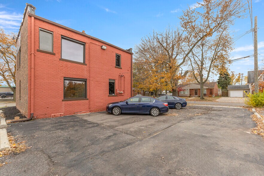 More Photos Of 6336 Fox Ave, Allen Park Office For Sale