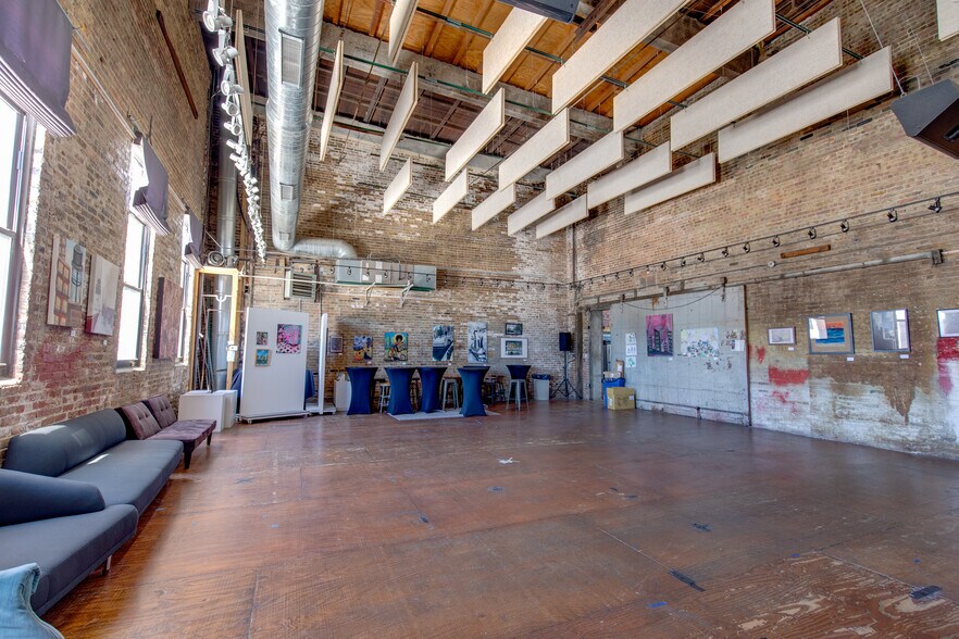 More Photos Of 1821 W Hubbard St, Chicago Loft Creative Space For Lease