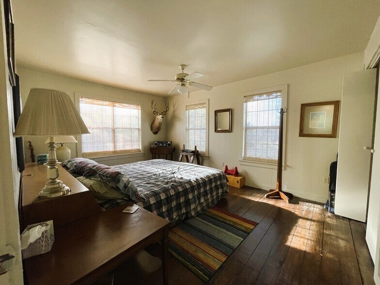 More Photos Of 1400 Greer ln, Burnet Land For Sale