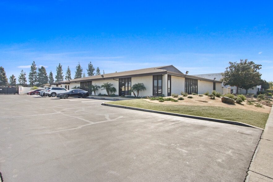 More Photos Of 600 W Taft Ave, Orange Land For Lease