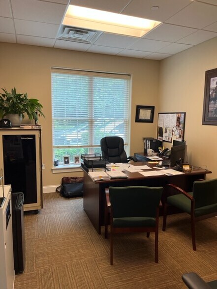 More Photos Of 13500 Circle Dr, Orland Park Office For Sale