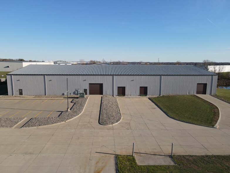 More Photos Of 6335 NE Industry Dr, Des Moines Warehouse For Lease