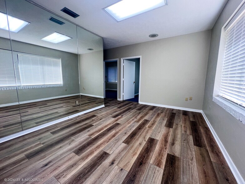 More Photos Of 4432 NW 23rd Ave, Gainesville Office For Lease