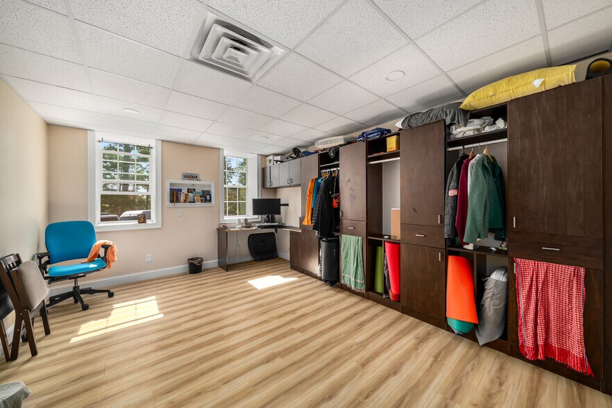 More Photos Of 1776 Sylvan Rd SW, Atlanta Religious Facility For Sale