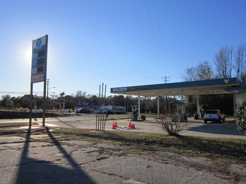 More Photos Of 2301 Lackey St, Lumberton Convenience Store For Sale
