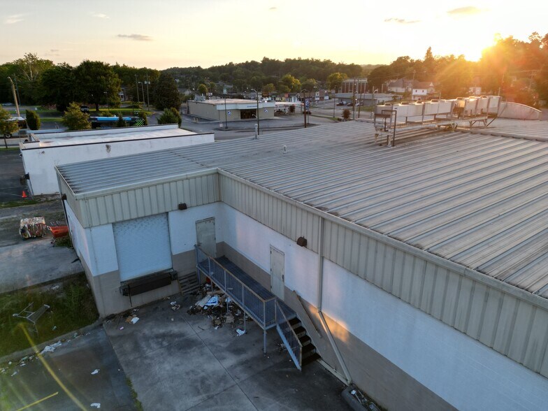 More Photos Of 3850 Holston Dr, Knoxville Supermarket For Sale