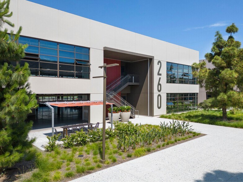 More Photos Of 100 Progress, Irvine Unknown For Lease