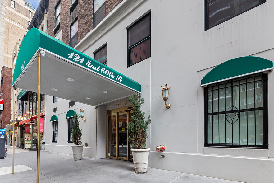 Primary Photo Of 121 E 60th St, New York Medical For Lease