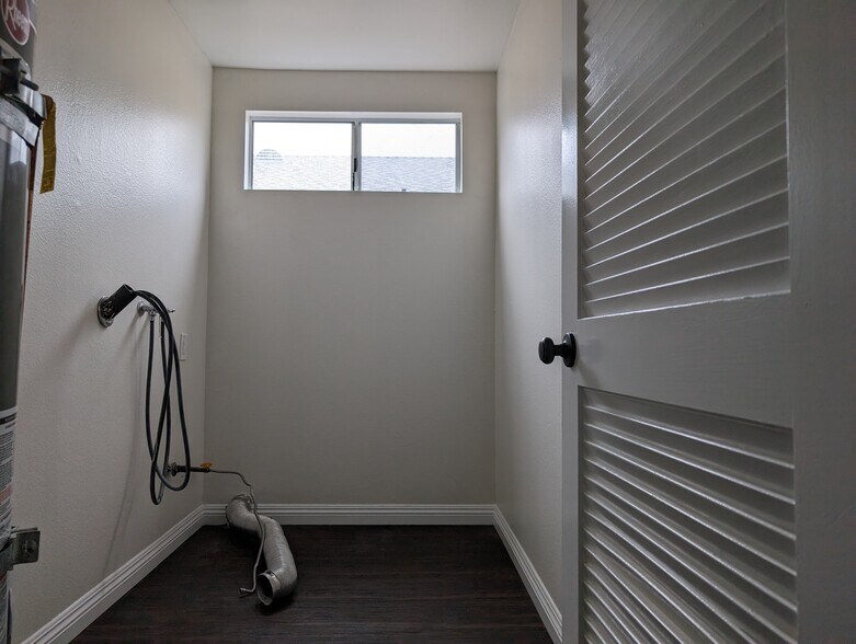 More Photos Of 16015 Halldale Ave, Gardena Multifamily For Sale