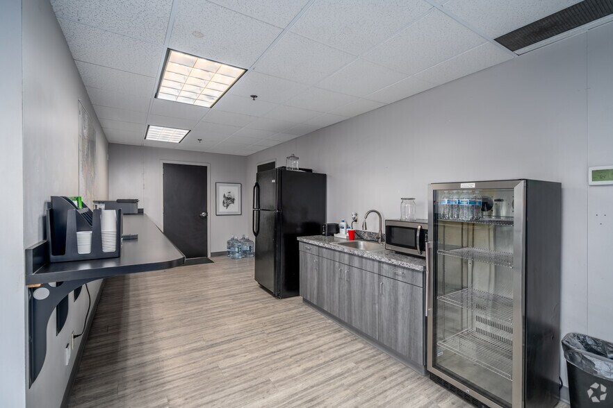 More Photos Of 22441-22477 72nd Ave S, Kent Unknown For Lease