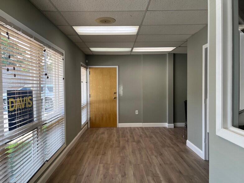 More Photos Of 1594-1600 US Highway 130, North Brunswick Medical For Sale